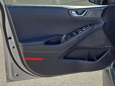 Used 2021 Hyundai Ioniq Limited image 19