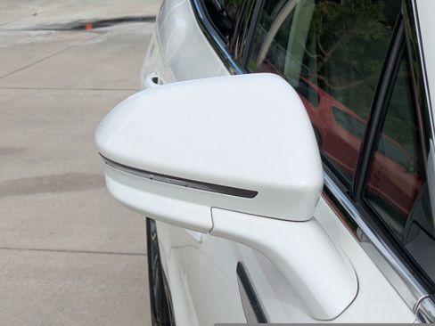 Used 2022 Lincoln Nautilus Reserve AWD/4WD image 8