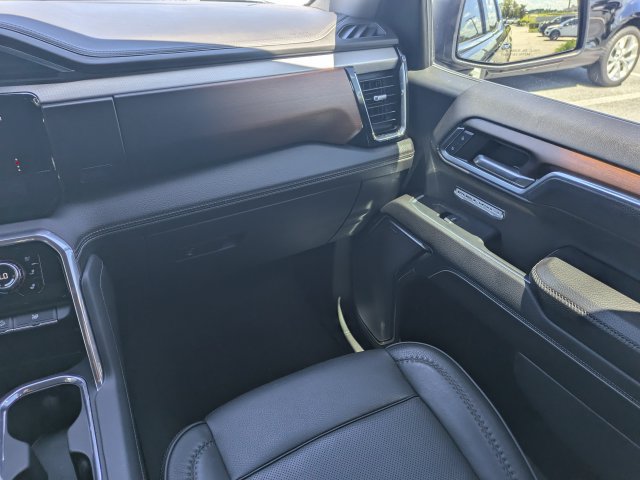 Used 2024 GMC Sierra 1500 Denali AWD/4WD image 16