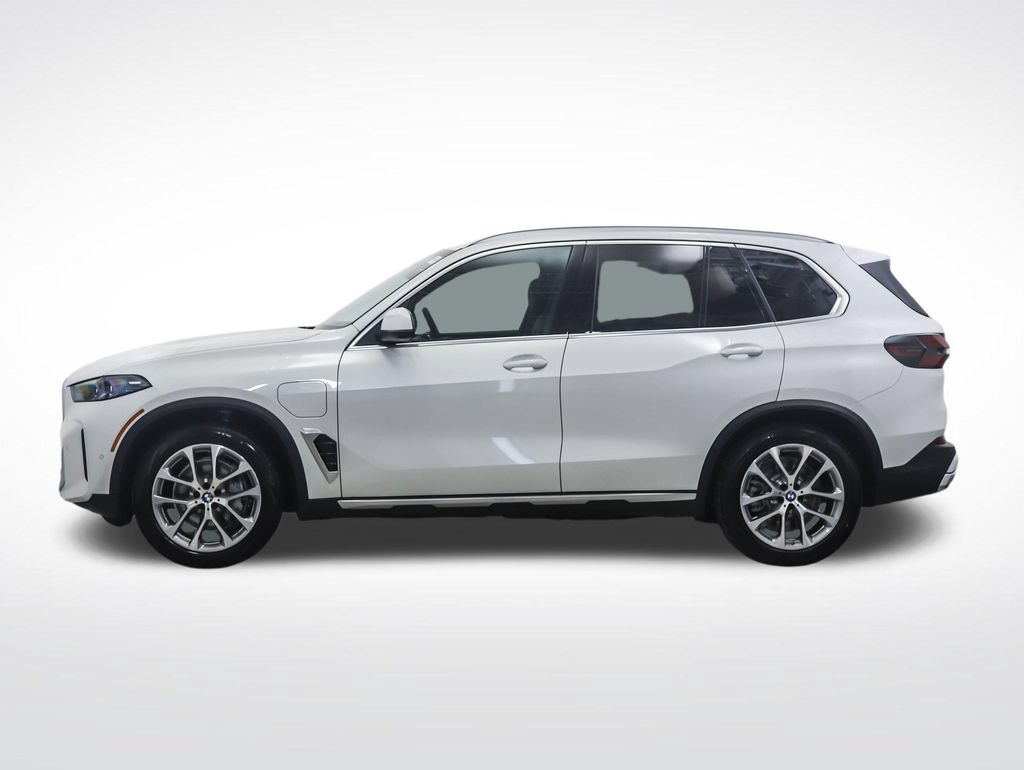 Used 2026 BMW X5 xDrive50e AWD/4WD image 2