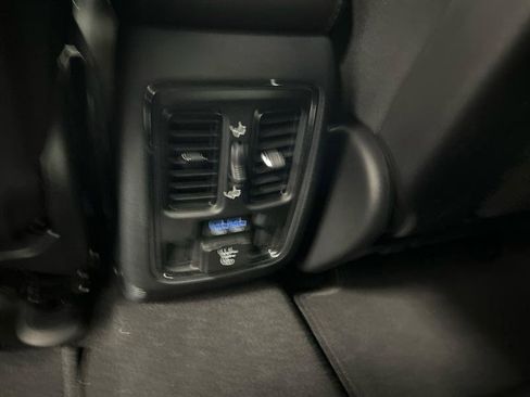 Used 2020 Jeep Grand Cherokee Limited image 14