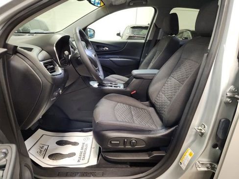 Used 2018 Chevrolet Equinox LT image 11