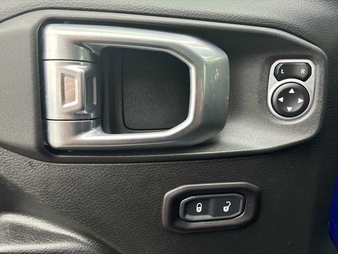 Certified 2018 Jeep Wrangler Unlimited Rubicon AWD/4WD image 15