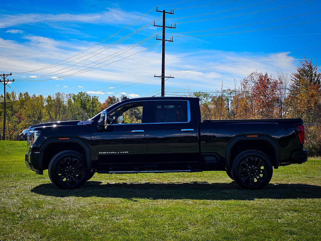 Used 2024 GMC Sierra 2500 Denali w/ Snow Plow Prep/Camper Package AWD/4WD image 9