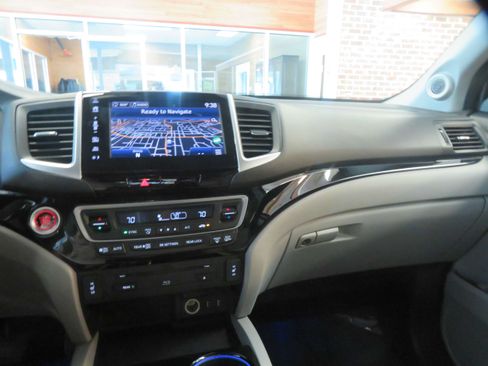 Used 2017 Honda Pilot Touring image 41