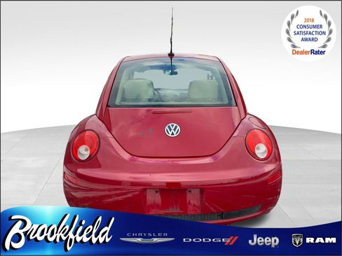 Used 2010 Volkswagen Beetle Coupe image 3