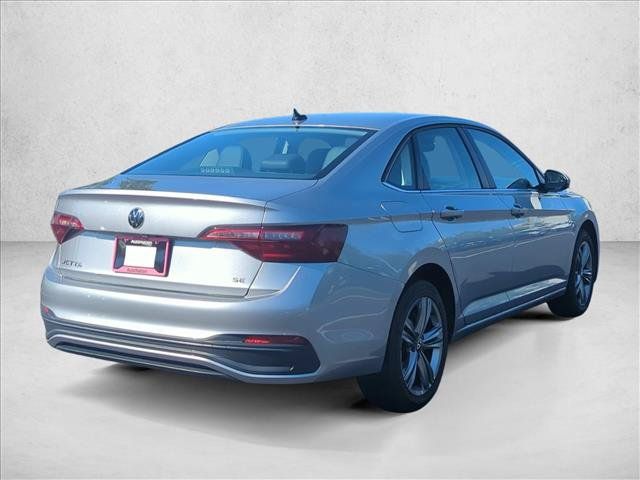Used 2024 Volkswagen Jetta SE FWD image 7