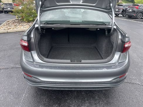 Certified 2024 Volkswagen Jetta Sport FWD image 33