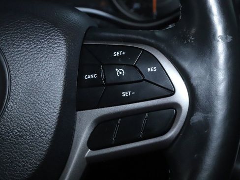 Used 2019 Jeep Cherokee Limited AWD/4WD image 25