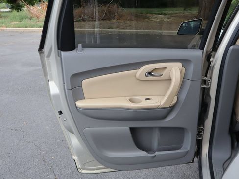 Used 2012 Chevrolet Traverse LT AWD/4WD image 26