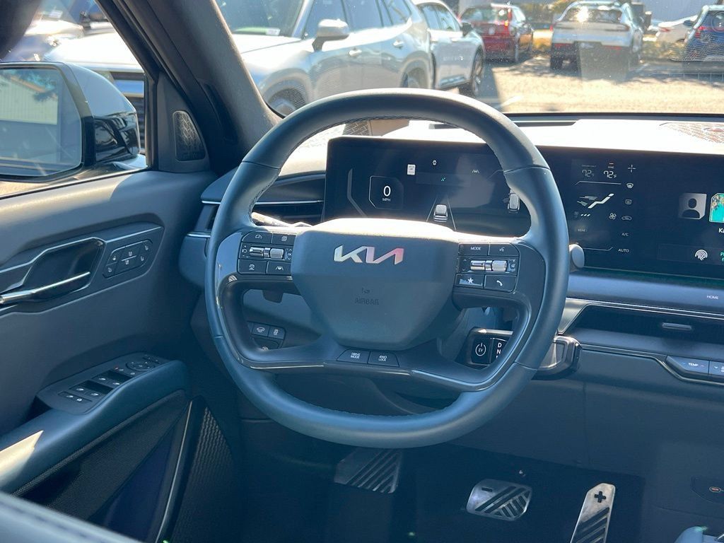 Certified 2024 Kia EV9 GT-Line AWD/4WD image 14