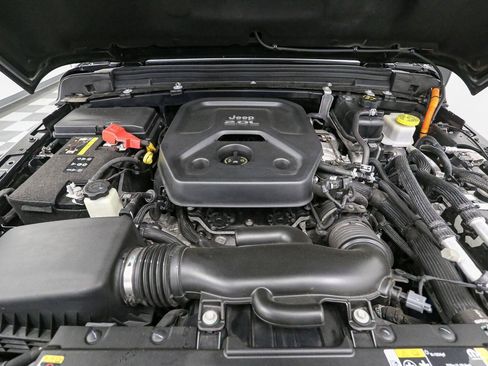 Used 2022 Jeep Wrangler Unlimited Rubicon 4xe w/ Cold Weather Group AWD/4WD image 15