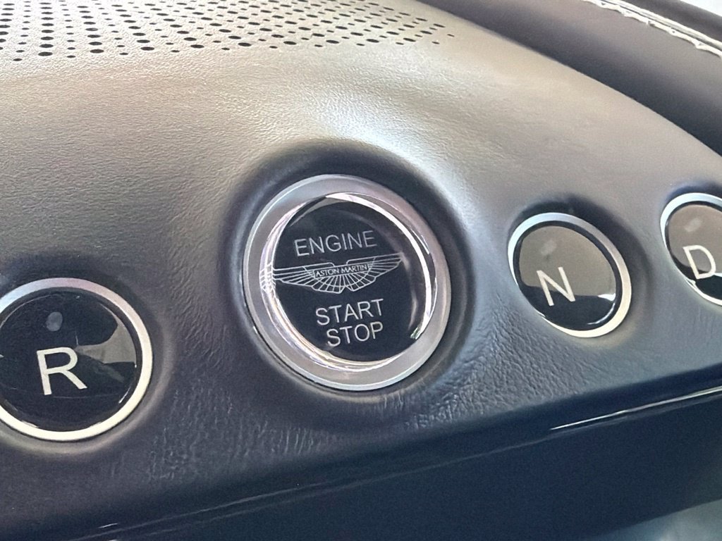 Used 2021 Aston Martin DBX AWD/4WD image 9