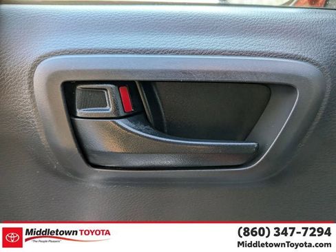 Certified 2022 Toyota Tacoma SR5 AWD/4WD image 11