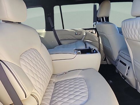 Used 2024 INFINITI QX80 Sensory w/ Cargo Package image 10