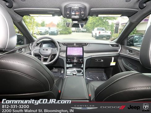 New 2025 Jeep Grand Cherokee Limited image 21