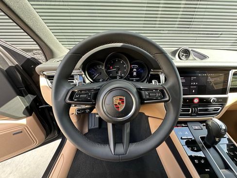 Used 2026 Porsche Macan AWD/4WD image 20