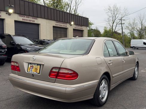 Used 2001 Mercedes-Benz E 320 Sedan image 6