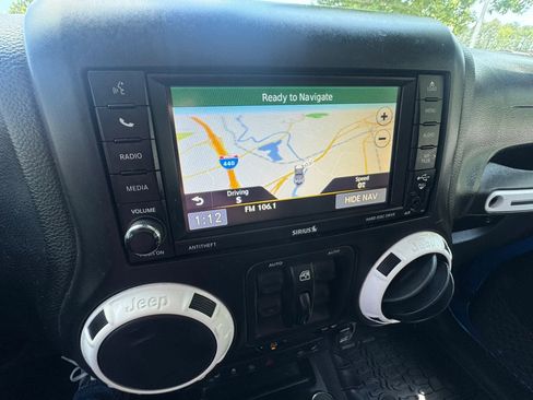 Used 2014 Jeep Wrangler Unlimited Sahara AWD/4WD image 31