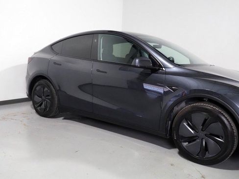 Used 2026 Tesla Model Y 2WD image 54