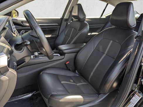 Used 2024 Nissan Altima 2.5 SR FWD image 15