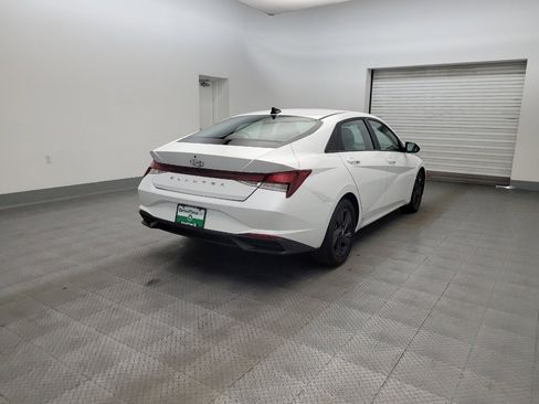 Used 2022 Hyundai Elantra SEL image 9