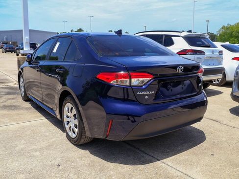 Used 2025 Toyota Corolla LE FWD image 4