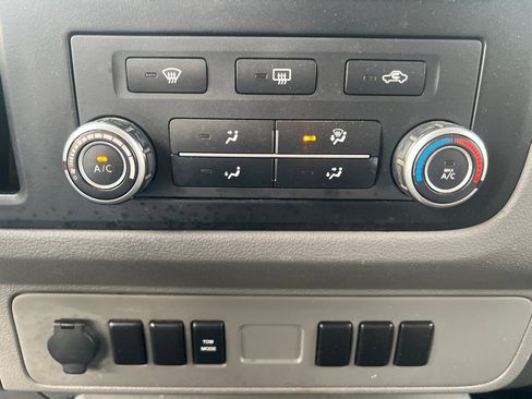 Used 2015 Nissan NV 2500 S w/ Power Package RWD image 24