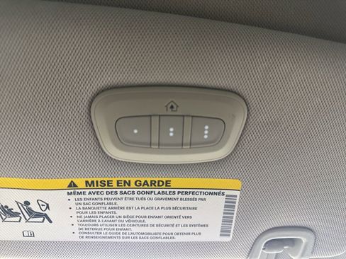 Used 2020 Chrysler Pacifica Touring image 25