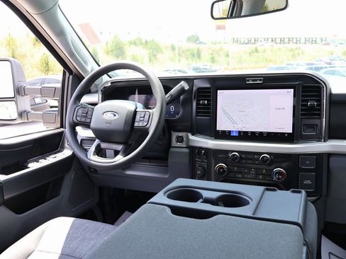 New 2026 Ford F250 XLT w/ XLT Premium Package AWD/4WD image 13