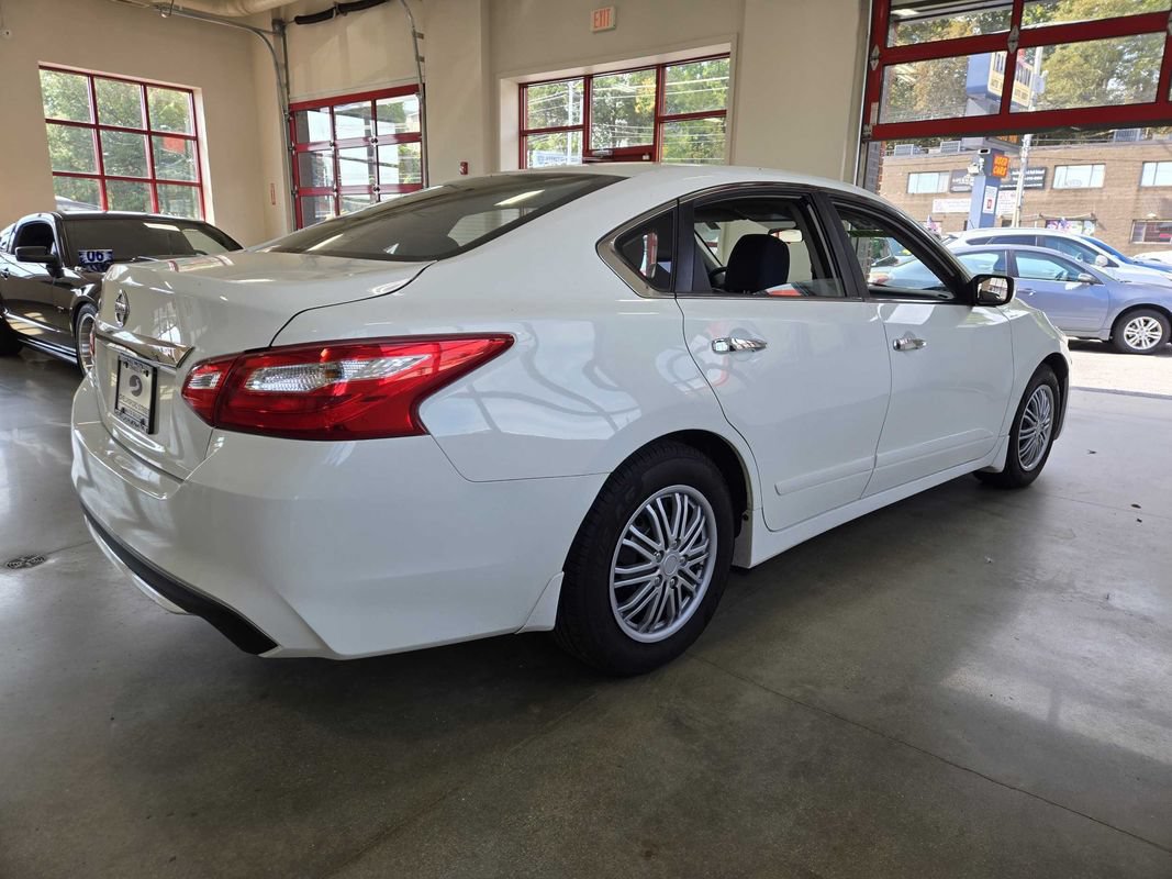Used 2016 Nissan Altima 2.5 S w/ Power Driver Seat Package FWD image 7