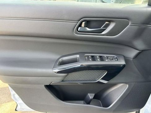 New 2026 Nissan Pathfinder SV image 23