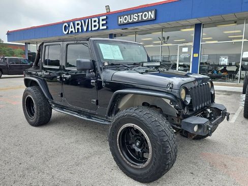 Used 2013 Jeep Wrangler Unlimited Rubicon w/ Connectivity Group AWD/4WD image 1