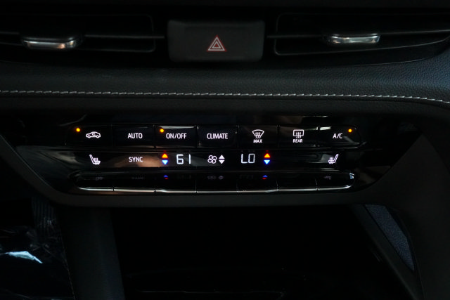 Used 2023 Buick Envision Preferred AWD/4WD image 18