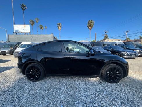 Used 2023 Tesla Model Y Long Range image 6