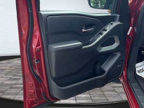 Certified 2025 Nissan Frontier SL AWD/4WD image 22