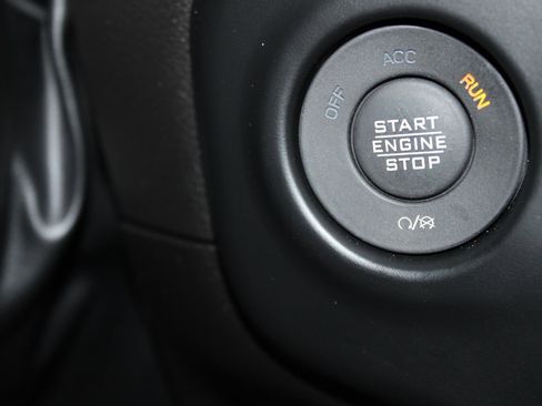 Used 2023 Jeep Gladiator Rubicon w/ Cold Weather Group AWD/4WD image 28