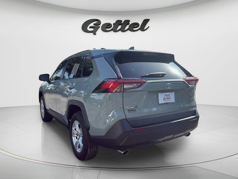 Used 2021 Toyota RAV4 XLE w/ Convenience Package FWD image 8
