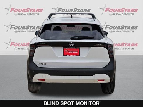 New 2026 Nissan Kicks SV w/ SV Premium Package FWD image 5