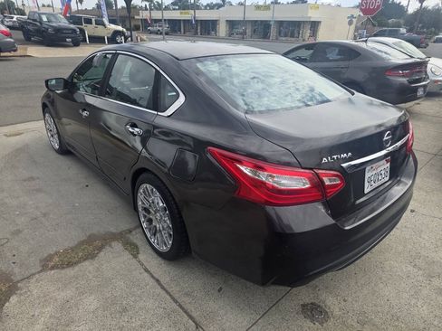 Used 2017 Nissan Altima 2.5 S w/ Power Driver Seat Package FWD image 4
