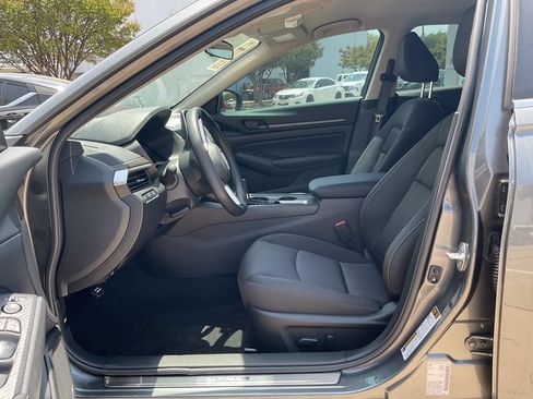 New 2026 Nissan Altima 2.5 SV FWD image 8