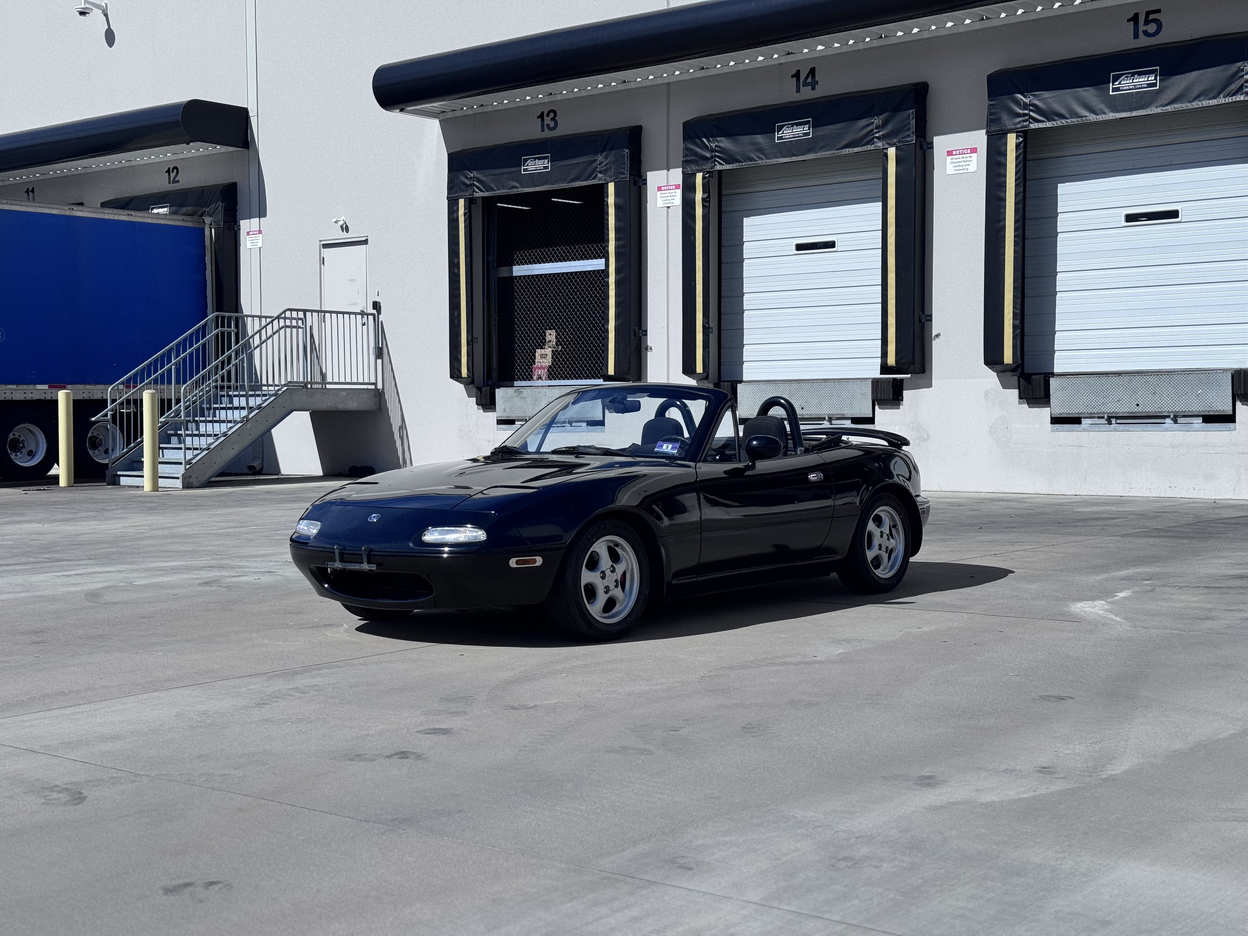 Used 1996 MAZDA MX-5 Miata RWD image 3