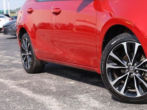 Certified 2019 Toyota Corolla SE FWD image 3