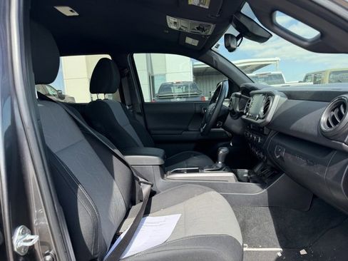 Used 2023 Toyota Tacoma TRD Off-Road w/ Technology Package image 10