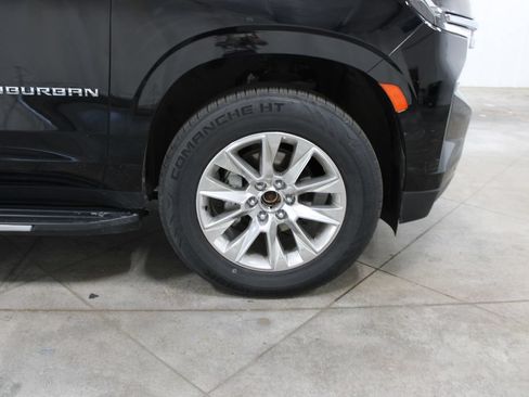 Used 2024 Chevrolet Suburban Premier AWD/4WD image 40
