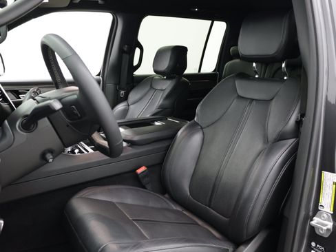 Used 2024 Jeep Wagoneer Series II w/ Flexible Seating Group RWD image 19