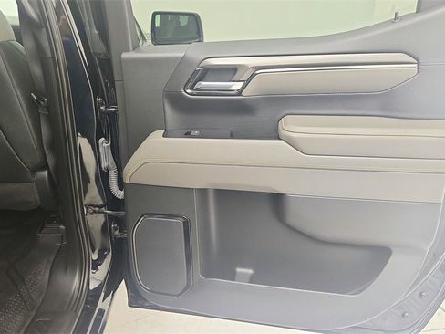 Used 2023 Chevrolet Silverado 1500 ZR2 w/ Technology Package image 36