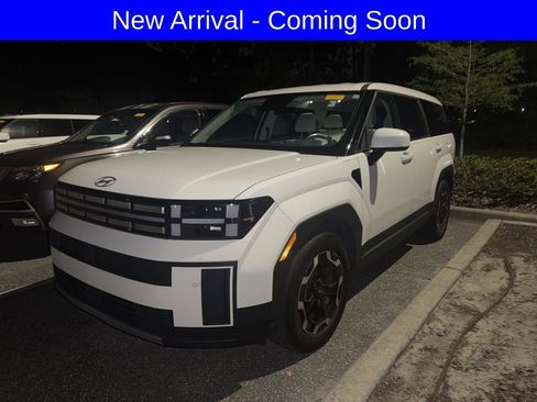 Used 2024 Hyundai Santa Fe SE FWD image 2