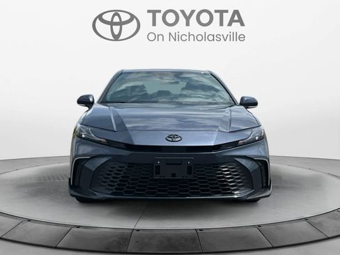 Used 2026 Toyota Camry SE FWD image 9