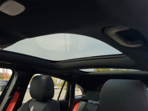 Used 2025 Mercedes-Benz GLA 35 AMG 4MATIC image 11